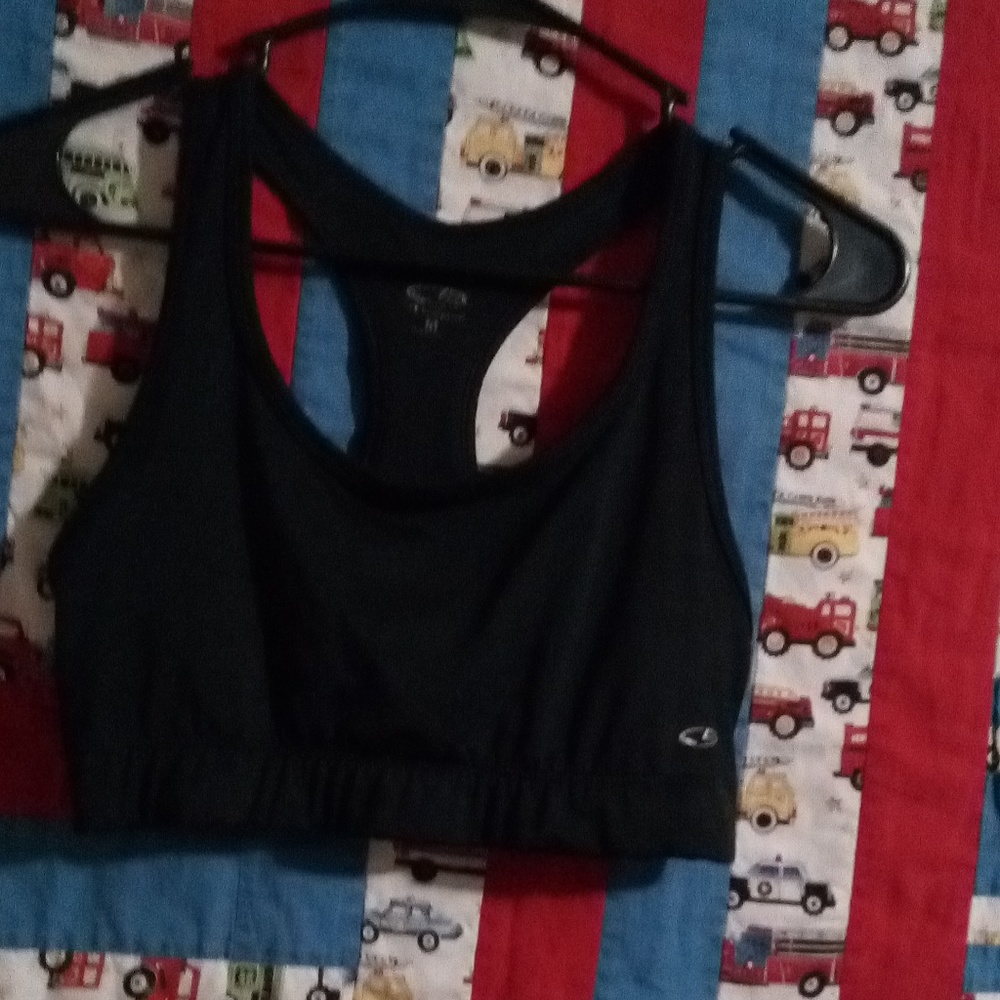 Sports bra it's black pullover nonzipper no button